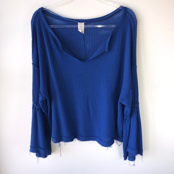 We The Free Cobalt Blue Waffle Split Neck Raw Hem Long Bell Sleeve Top Medium - Picture 1 of 11